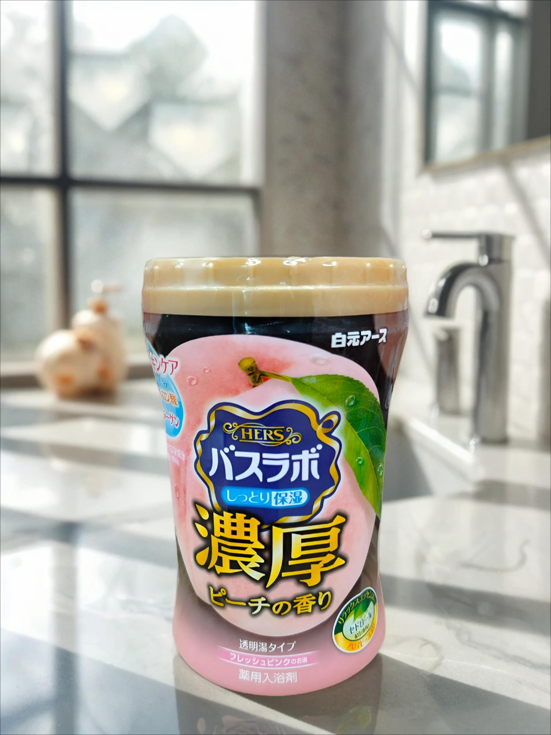 Hakugen Earth HERS Bath labo Соль для ванны увлажняющая с восстанавливающим эффектом и гиалуроновой кислотой Аромат персика 600 гр в банке