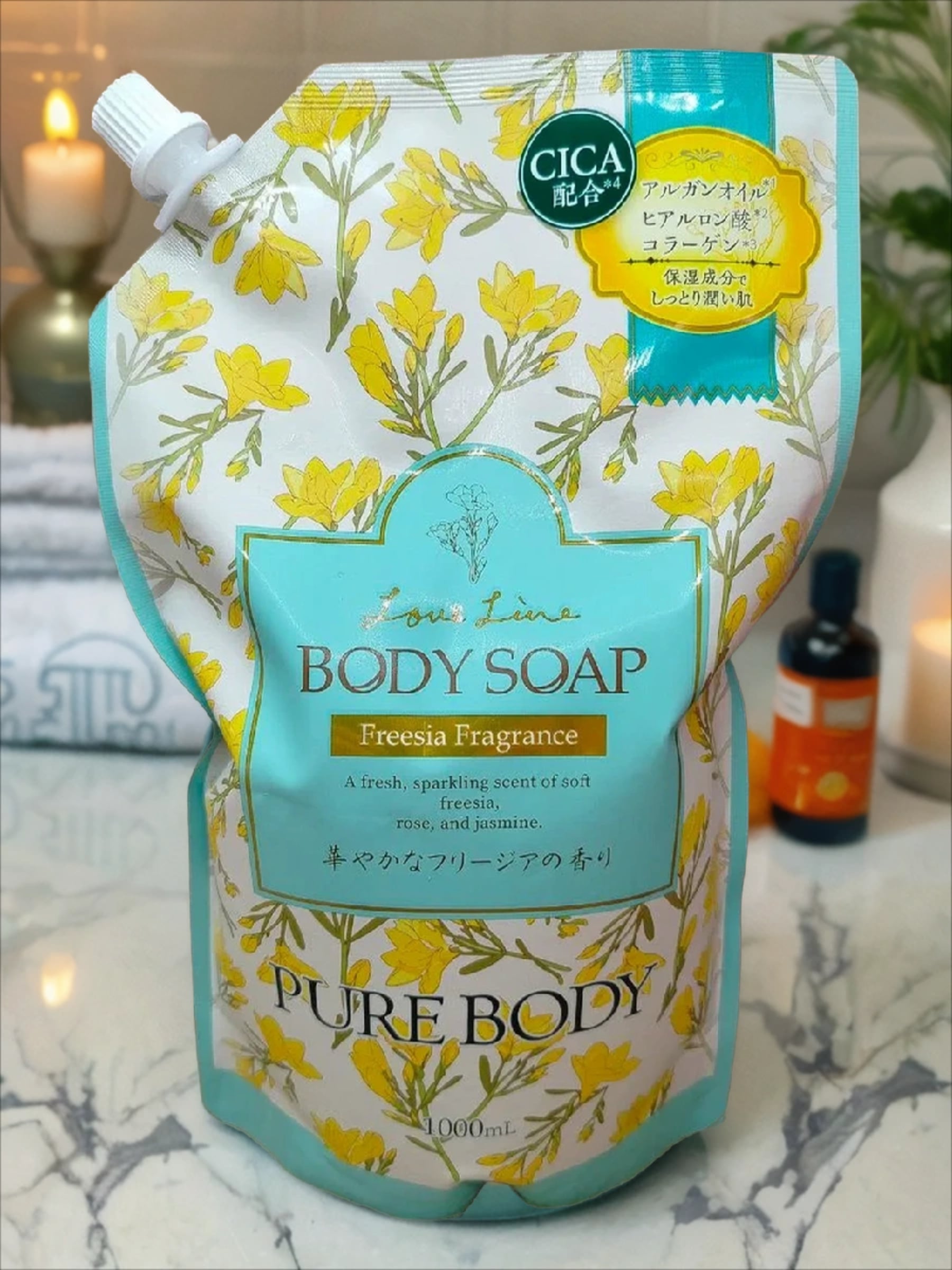 Mitsuei Pure Body Love Line Fresia Fragrance Гель для душа увлажняющий с аргановым маслом, гиалуроновой кислотой, коллагеном и ароматом Фрезии 1000 мл в мягкой упаковке