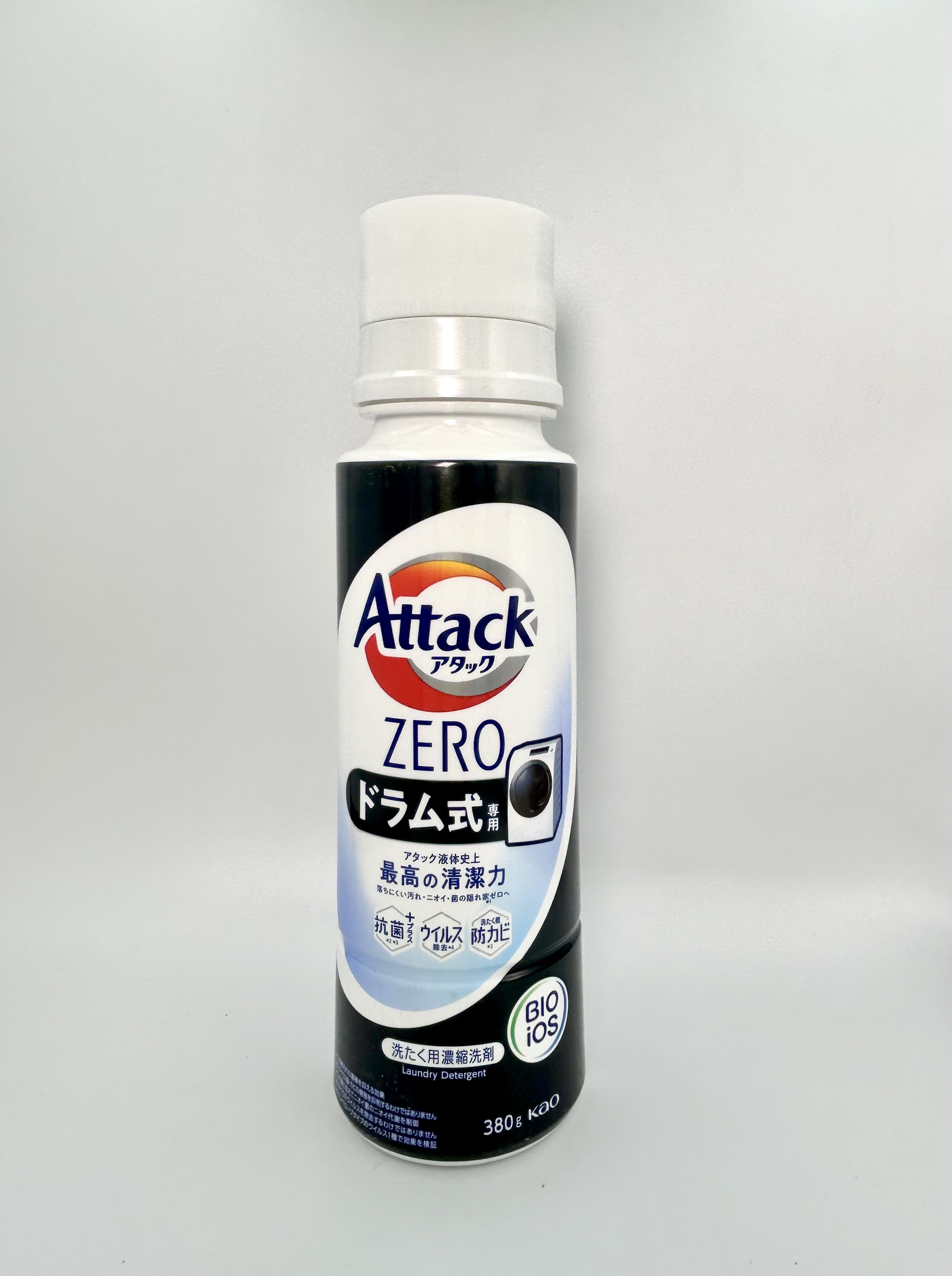 Kao Attack Zero Суперконцентрированный гель для стирки с защитой от повторного оседания грязи при стирке 380 гр на 38 стирок